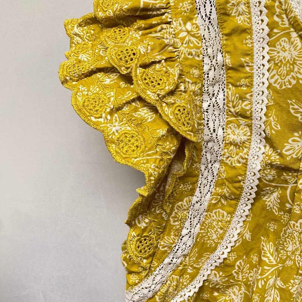 Jennifer Grace Yellow Floral Flutter Sleeve Lace Trim Pintuck Boho Top Size M - Picture 4 of 11